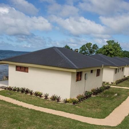 Blue Bay Resort & Restaurant Port Vila Exterior photo